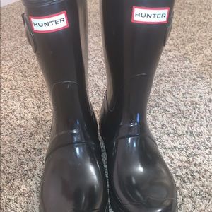 Short glossy original black hunter boots